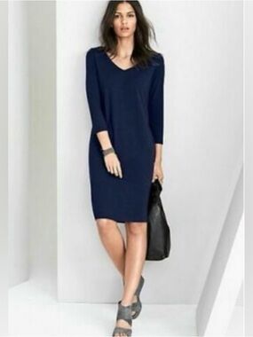 Women's BLACK V-Neck Midi Dress with Three-Quarter Sleeves